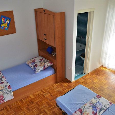 Apartman Rosa Pirovac Esterno foto