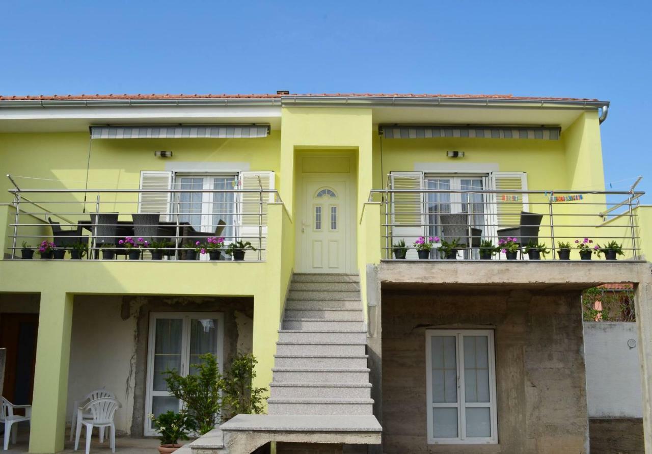 Apartman Rosa Pirovac Esterno foto