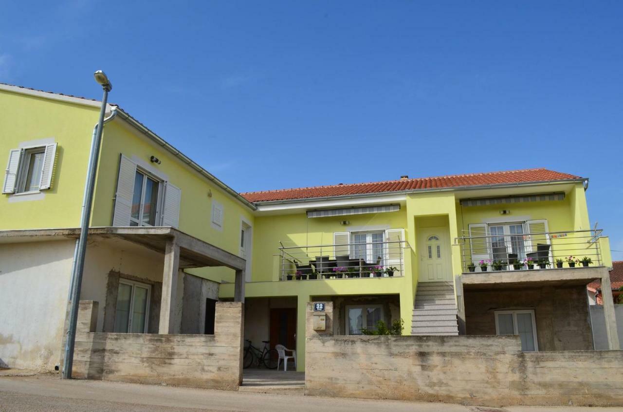 Apartman Rosa Pirovac Esterno foto