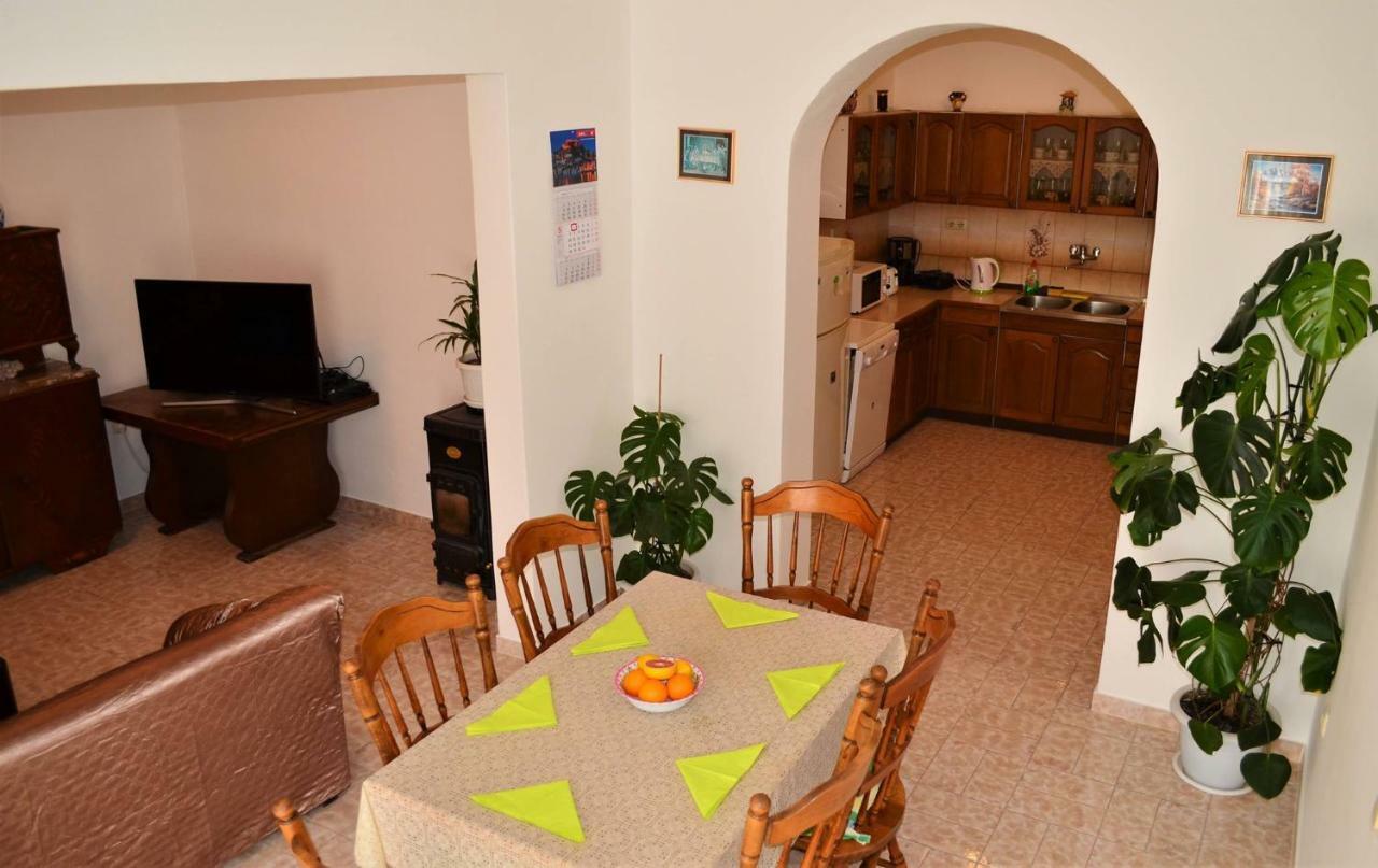 Apartman Rosa Pirovac Esterno foto