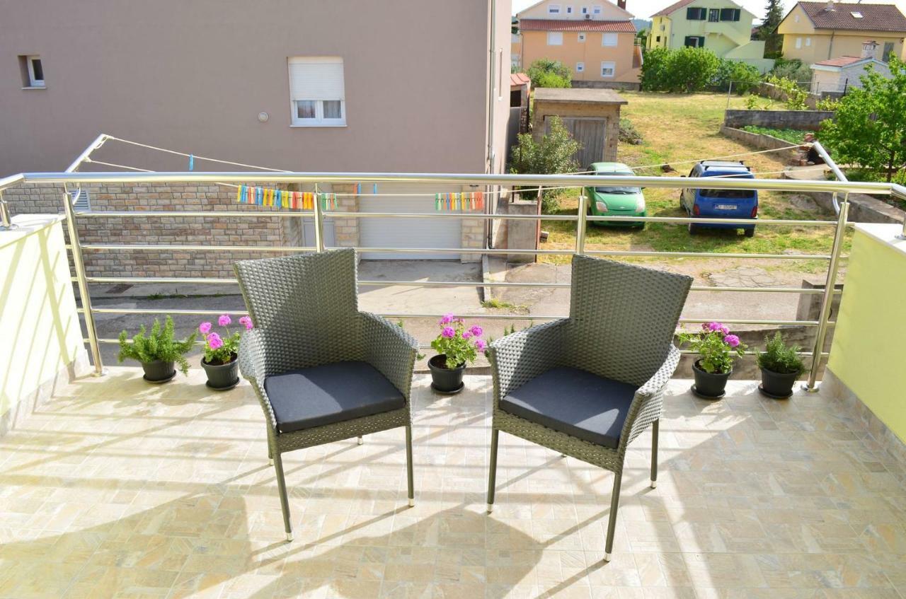 Apartman Rosa Pirovac Esterno foto