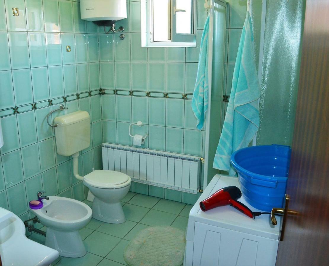 Apartman Rosa Pirovac Esterno foto