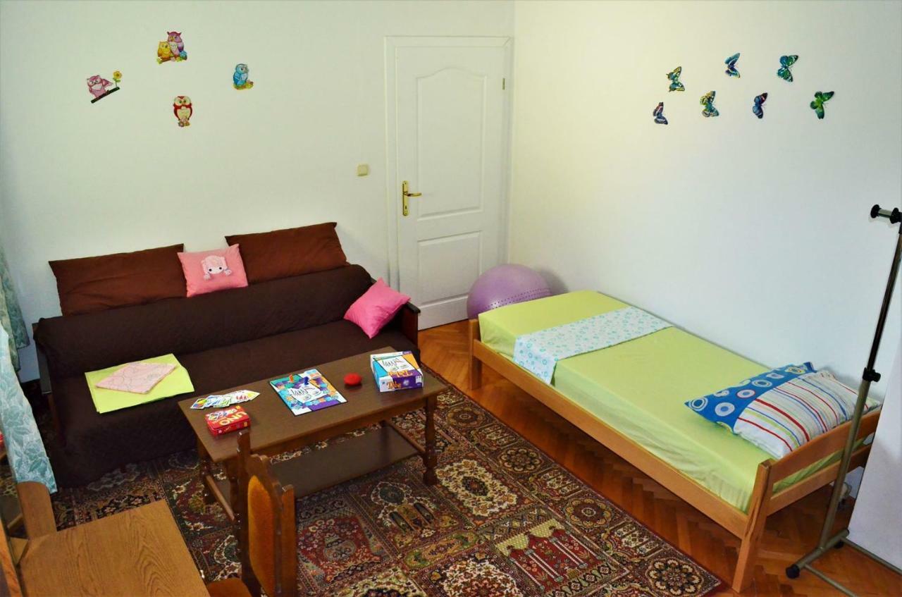 Apartman Rosa Pirovac Esterno foto
