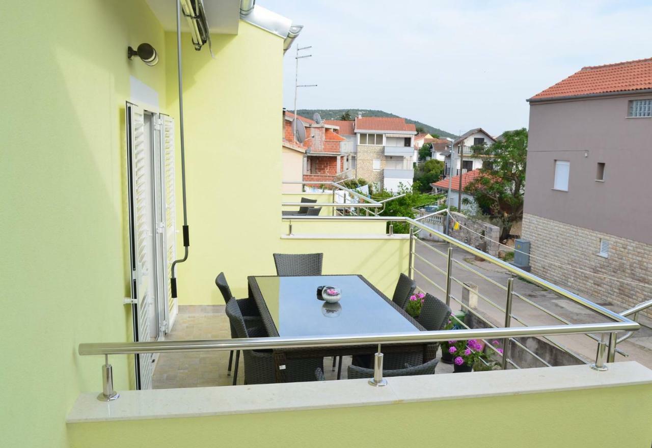 Apartman Rosa Pirovac Esterno foto